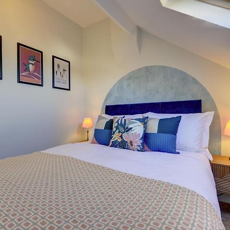 Regency Nest By Spa Town Property - Stylish 3 Bedroom Apartment On 2 Floors, Central 利明顿 外观 照片